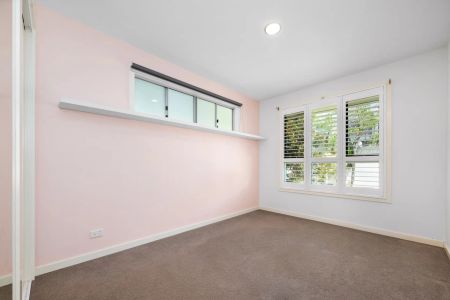 ELEVATED LUXURY LIVING WITH PANORAMIC CITY VIEWS - Photo 5