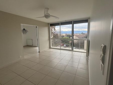 Location Appartement 4 pièces 78m² VALENCE 26000 - Photo 2