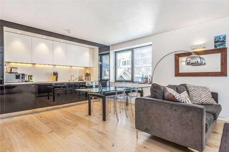 An impressive apartment in a modern boutique development. - Photo 3