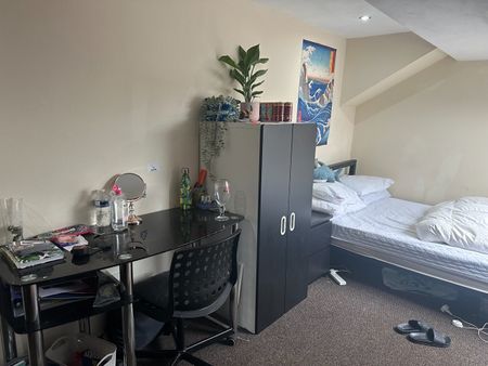 6 Bed Terraced House, Carnarvon Road, RG1 - Photo 4