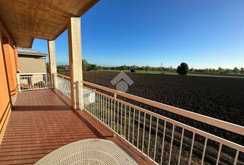 Porzione di bifamiliare in affitto