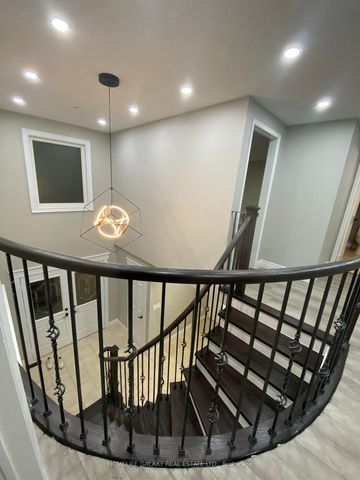 Detached Home For Lease | E8116966 - Photo 2