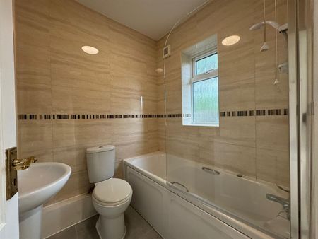 Halsford Croft, East Grinstead RH19, London - Photo 3