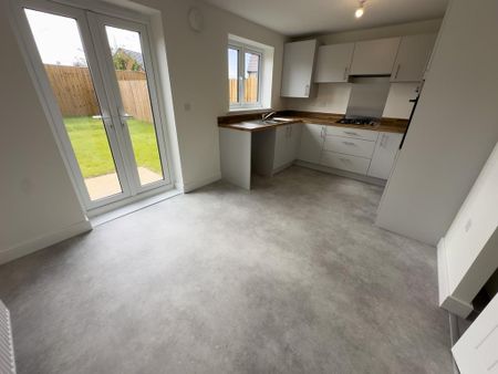 3 bedroom semi-detached house to rent - Photo 4
