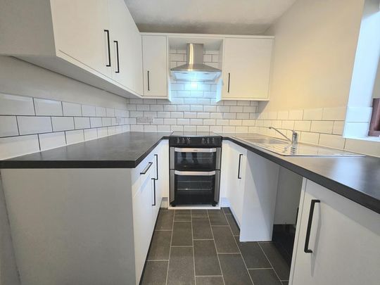2 bedroom flat to rent - Photo 1