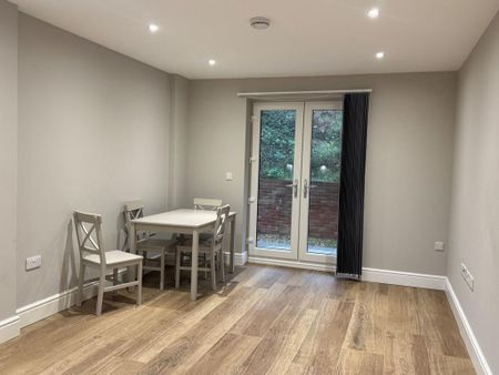 2 bedroom flat to rent - Photo 3