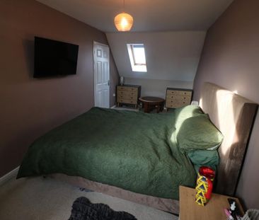 3 bedroom end of terrace house to rent - Photo 4