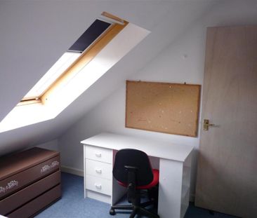 4 bedroom private hall to rent - Photo 1