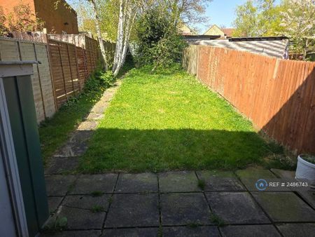 2 bedroom terraced house to rent - Photo 2