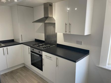 2 bedroom apartment to rent - Photo 4