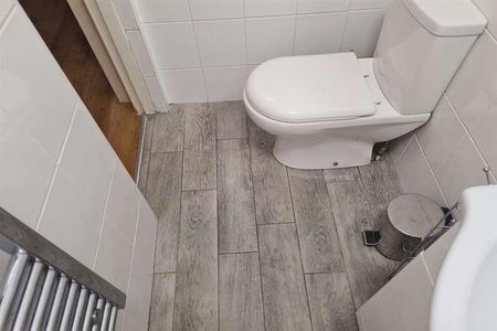 Bedroom Detached House In Winton, BH9 - Photo 3