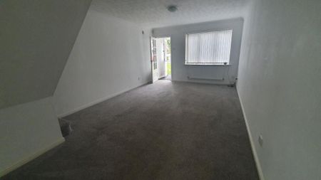 2 bedroom semi-detached house to rent - Photo 4