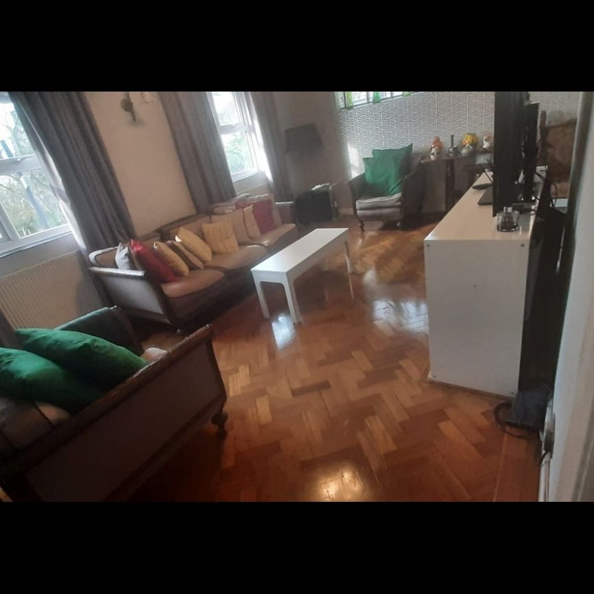 Room in a Shared House, Baird Gardens, SE19 - Photo 1