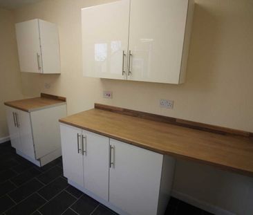 2 bed End of Terrace House - Photo 2