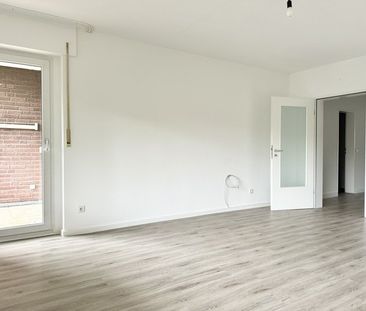 Drei-Zimmer-Wohnung mit saniertem Bad und neuem Fußboden - Foto 3