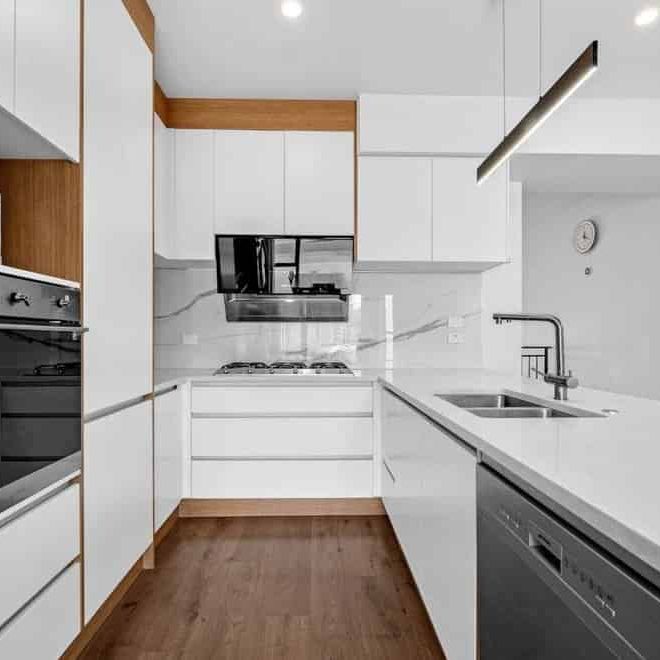 Modern 4-Bedroom Family Home in the Heart of Flat Bush - Photo 1