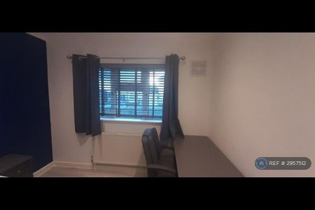 2 bedroom maisonette to rent - Photo 4