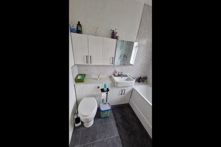 Room in a Shared House, Sherwood Avenue, SW16 - Photo 5