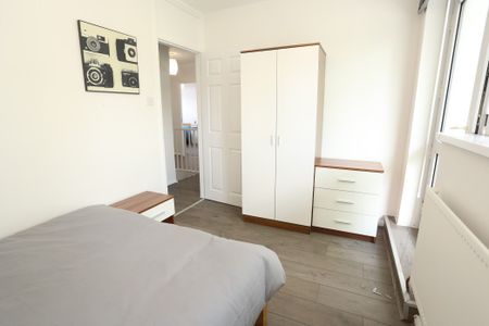 Morant Street – Room 5 - Photo 4