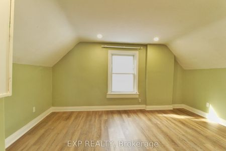 1243 Langmuir Avenue #Upper - Photo 3