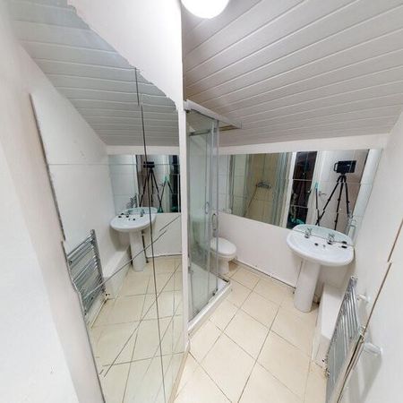 5 bedroom flat to rent - Photo 3