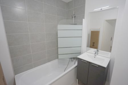 LILLE - APPARTEMENT - T2 REZ DE JARDIN - Photo 2