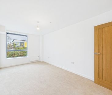 The Causeway, Staines-upon-Thames, Surrey,TW18 - Photo 2