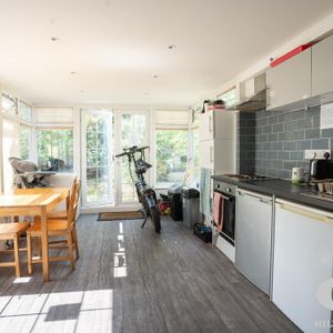 1 bedroom property to rent - Photo 2