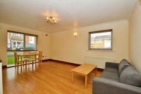 Oakley Close, Isleworth - Photo 2