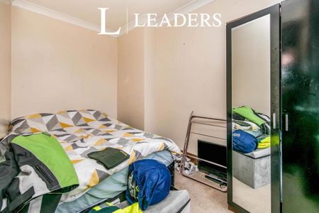 2 bedroom semi-detached house to rent - Photo 3