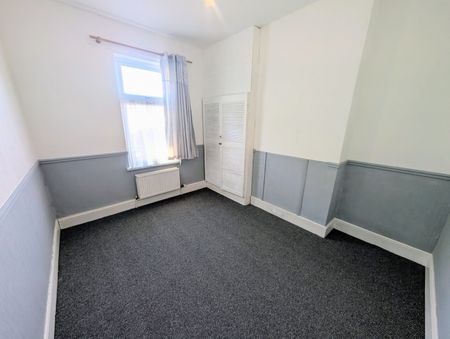 A 3 Bedroom Terraced - Photo 5