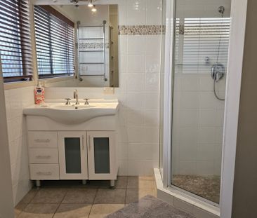 Broadbeach Waters - Photo 6