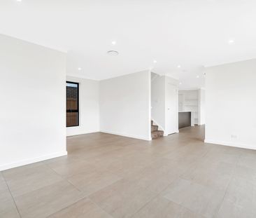 2 Renwick Street, Catherine Field NSW 2557 - House For Rent | Domain - Photo 1