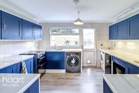 1 bedroom in a house share to rent - Photo 2