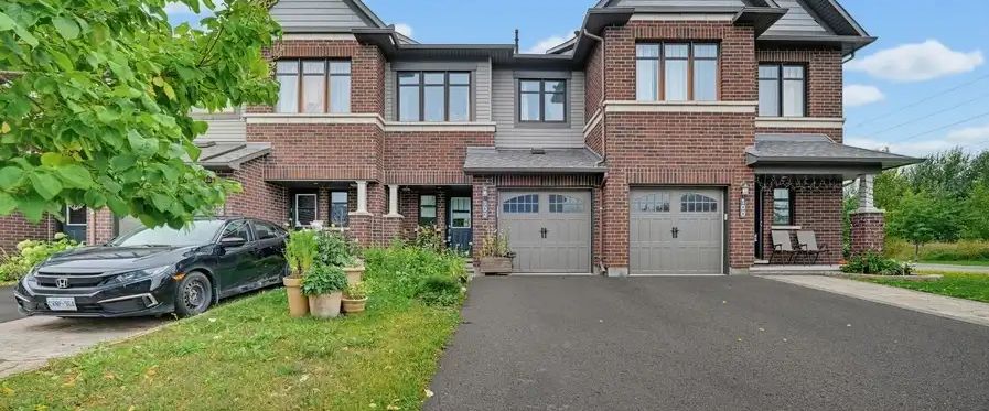 102 Nacarat Street — 3 Bedroom - 2.5 Bathroom - Photo 1