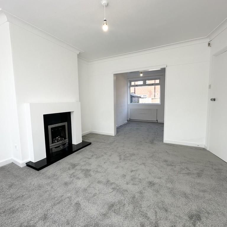 3 bedroom townhouse to rent - Photo 1