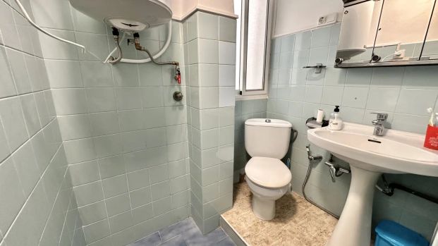 Room in a shared 5-bedroom apartment for rent in Benimaclet. - Foto 1