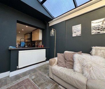 2 bedroom semi-detached house to rent - Photo 6