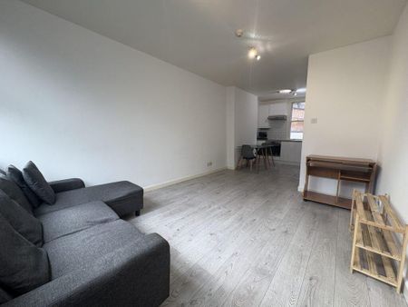 2 bedroom flat to rent - Photo 2