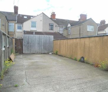 County Road, Swindon - Photo 5