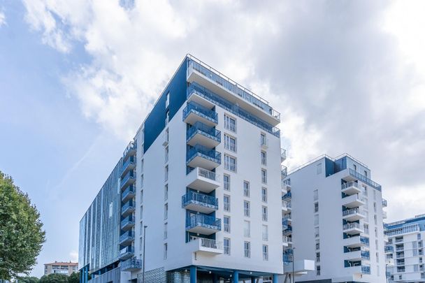 location Appartement T1 DE 38m² À MARSEILLE - Photo 1