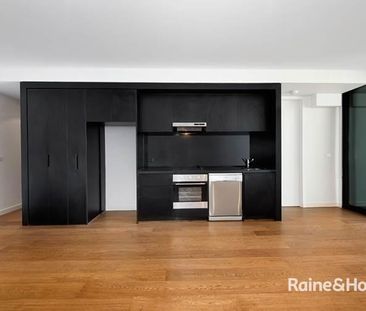 DESIGNER APARTMENT IN THE HEART OF WILLIAMSTOWN - Photo 2