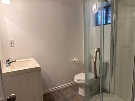 For Lease - 107 Melrose Avenue, Toronto, Ontario - Photo 5