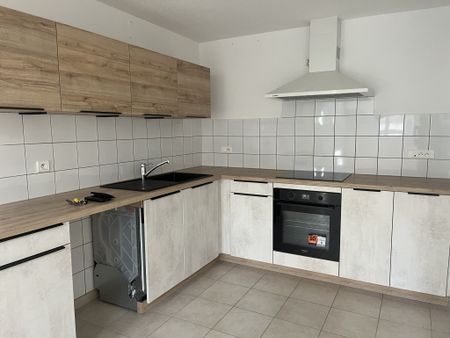 Location Appartement 3 pièces 77m² SARREBOURG 57400 - Photo 2