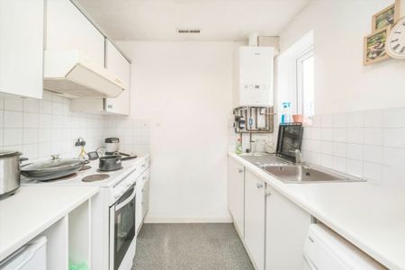 Manor Vale, TW8, London - Photo 3