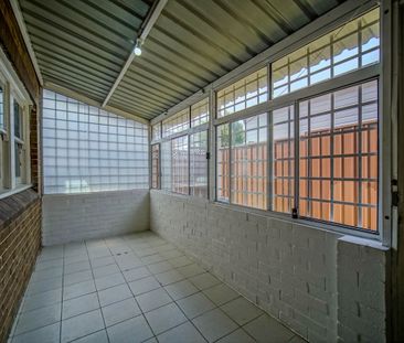 Spacious 3-Bedroom Home with Yard & Parking - Photo 3