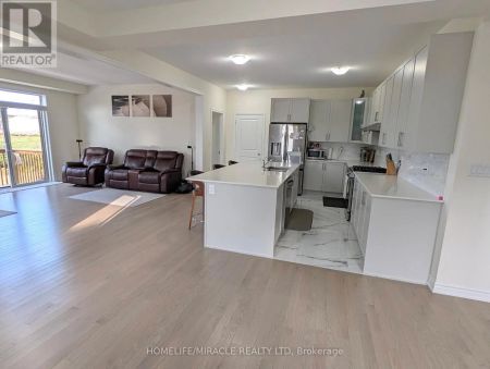 68 ARNOLD CIRCLE - Photo 2