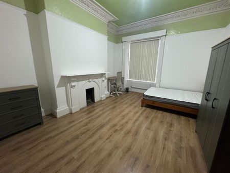 1 bedroom in a house share to rent - Photo 4