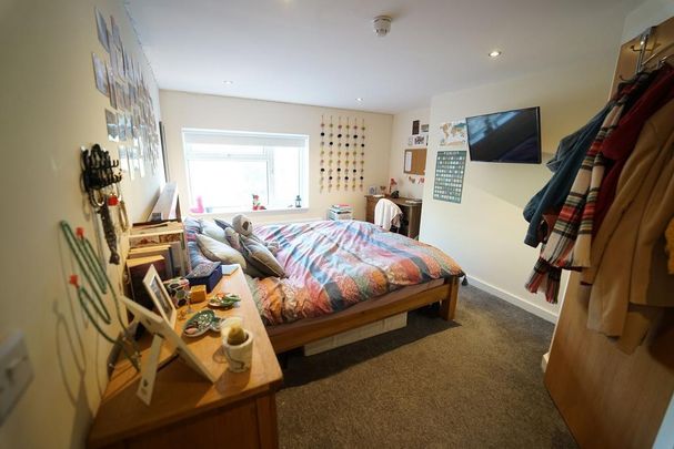 6 bedroom house to rent - Photo 1