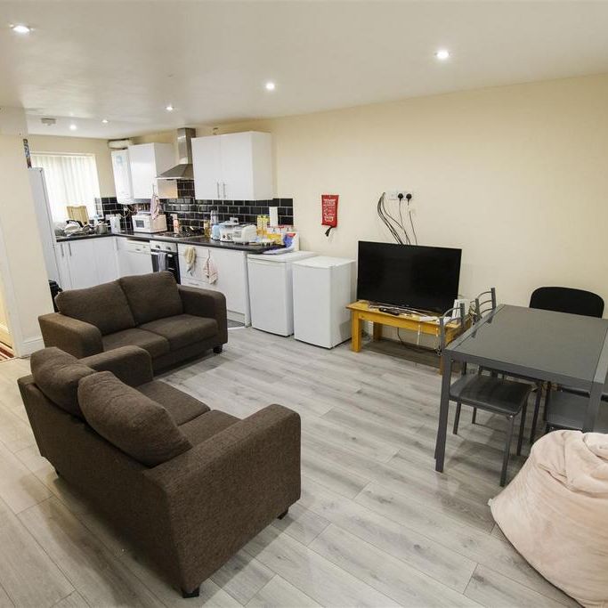 4 bedroom house to rent - Photo 1